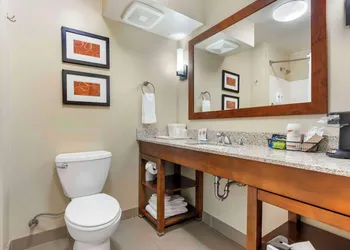 Comfort Suites Redding - Shasta Lake hotel thumbnail 8