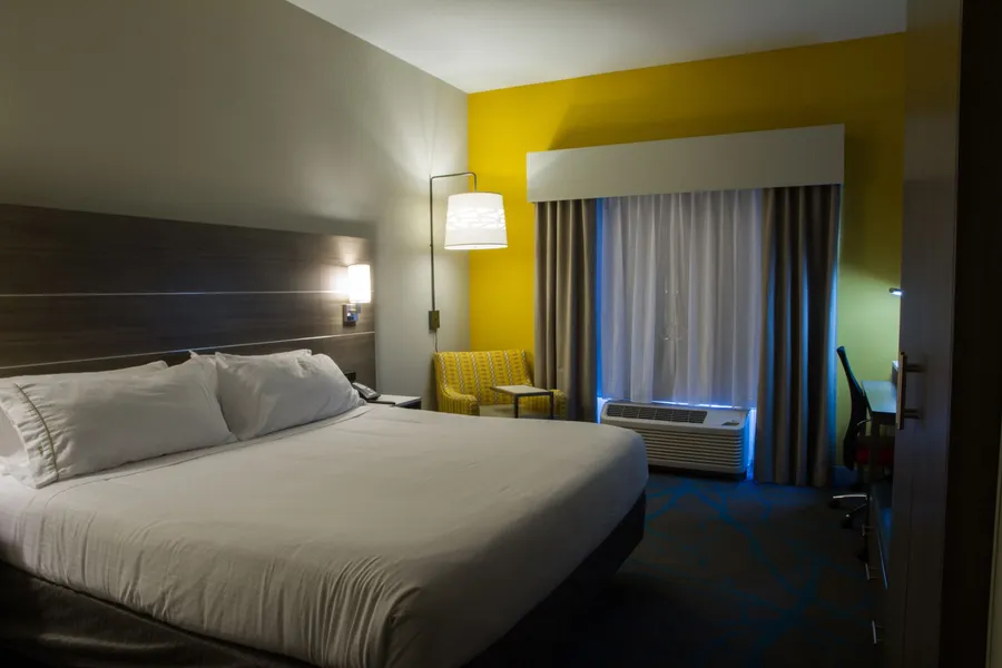 Holiday Inn Express & Suites Litchfield West by IHG hotel detail image 6