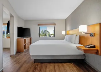 Hyatt Place Phoenix/Chandler-Fashion Center hotel thumbnail 6