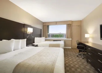 Days Inn & Suites by Wyndham North Bay Downtown hotel thumbnail 6
