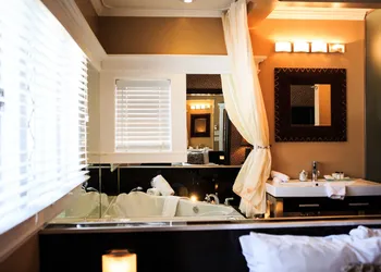 Leaside Manor by The Leaside Group hotel thumbnail 5