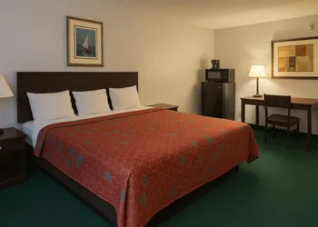Key Inn Roseville hotel thumbnail 3