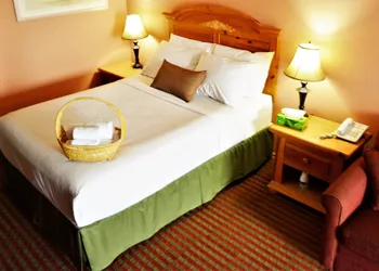 Knights Inn Colonial Fireside Inn hotel thumbnail 6