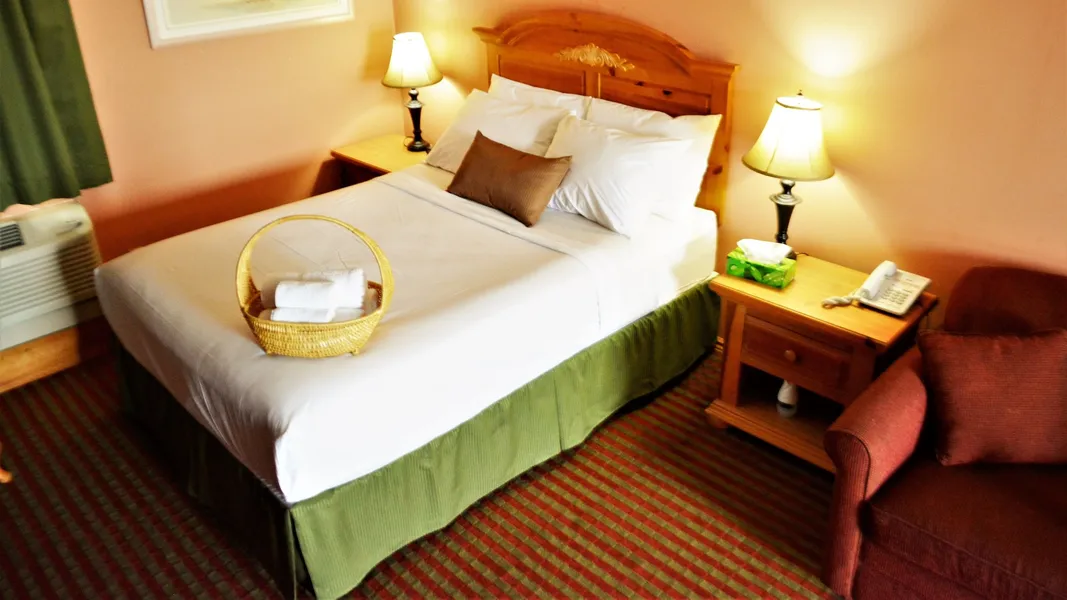Knights Inn Colonial Fireside Inn hotel detail image 6