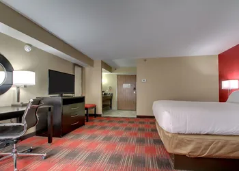 Holiday Inn Express & Suites Jackson Downtown - Coliseum by IHG hotel thumbnail 7