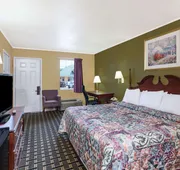 Days Inn by Wyndham Lenoir City hotel detail image 4