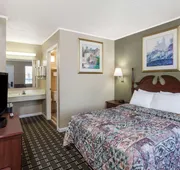 Days Inn by Wyndham Lenoir City hotel detail image 7