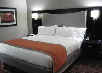 Holiday Inn Express & Suites Nashville Southeast - Antioch by IHG hotel thumbnail 4