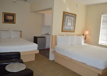Island House South Beach hotel thumbnail 5