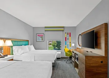 Hampton Inn Omaha/West Dodge Road (Old Mill) hotel thumbnail 4