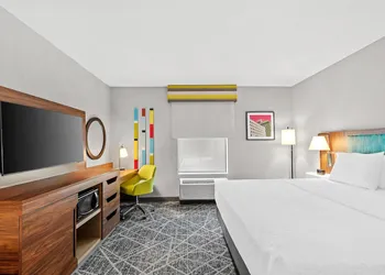 Hampton Inn Omaha/West Dodge Road (Old Mill) hotel thumbnail 6