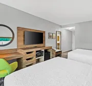 Hampton Inn Omaha/West Dodge Road (Old Mill) hotel detail image 7