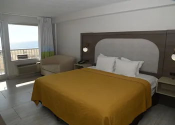 Spark by Hilton Virginia Beach Oceanfront hotel thumbnail 5