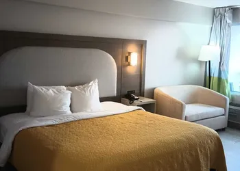 Spark by Hilton Virginia Beach Oceanfront hotel thumbnail 7