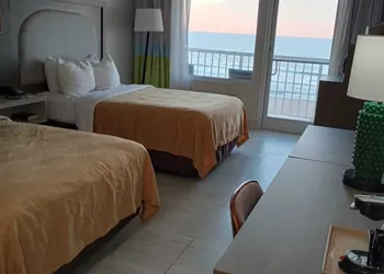 Spark by Hilton Virginia Beach Oceanfront hotel thumbnail 8