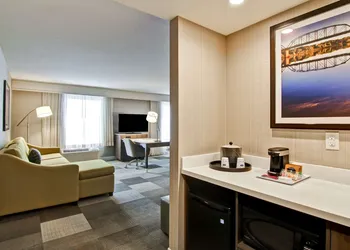 Hampton Inn & Suites by Hilton Saskatoon Airport hotel thumbnail 6