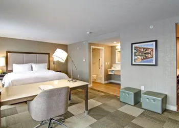 Hampton Inn & Suites by Hilton Saskatoon Airport hotel thumbnail 8