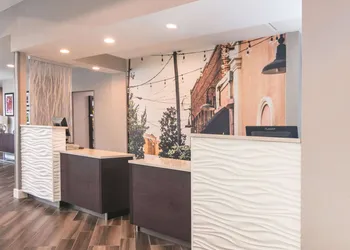 La Quinta Inn & Suites by Wyndham Atlanta Conyers hotel thumbnail 4