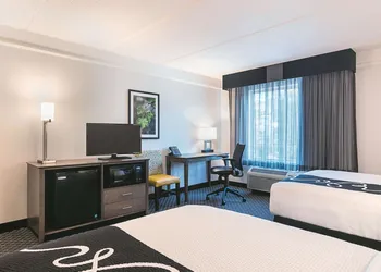 La Quinta Inn & Suites by Wyndham Atlanta Conyers hotel thumbnail 6