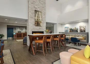 Hampton Inn & Suites Pittsburgh/Harmarville hotel thumbnail 2