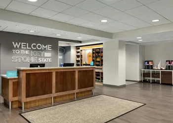 Hampton Inn & Suites Pittsburgh/Harmarville hotel thumbnail 4
