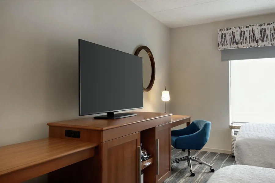 Hampton Inn & Suites Pittsburgh/Harmarville hotel detail image 6