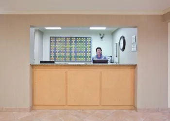 La Quinta Inn & Suites by Wyndham Mansfield OH hotel thumbnail 3