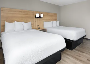 La Quinta Inn & Suites by Wyndham Mansfield OH hotel thumbnail 8