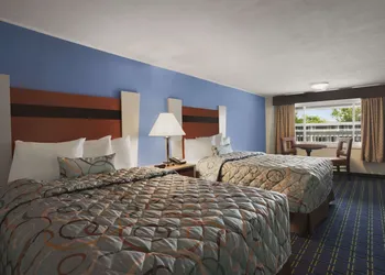 Days Inn by Wyndham West Yarmouth/Hyannis Cape Cod Area hotel thumbnail 5