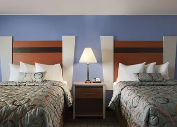 Days Inn by Wyndham West Yarmouth/Hyannis Cape Cod Area hotel thumbnail 6