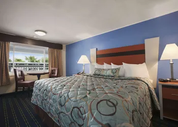 Days Inn by Wyndham West Yarmouth/Hyannis Cape Cod Area hotel thumbnail 7
