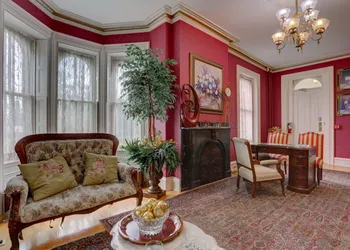 Greystone Manor Bed & Breakfast hotel thumbnail 2