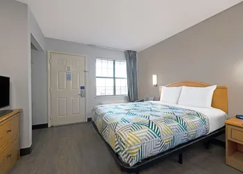 Studio 6 North Richland Hills, TX - Fort Worth hotel thumbnail 4