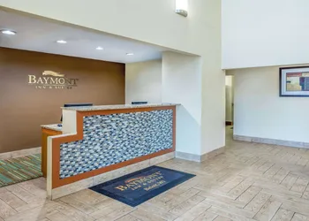 Baymont by Wyndham Beloit hotel thumbnail 3