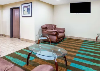 Baymont by Wyndham Beloit hotel thumbnail 5