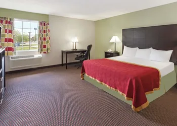 Baymont by Wyndham Beloit hotel thumbnail 7