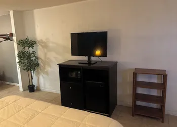 Americas Best Value Inn Brinkley hotel thumbnail 8