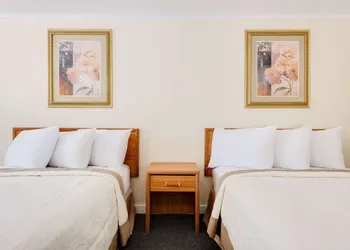 Knights Inn Macedonia hotel thumbnail 7