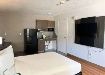 Studio 6 Extended Stay - Austin, TX - Midtown hotel thumbnail 7