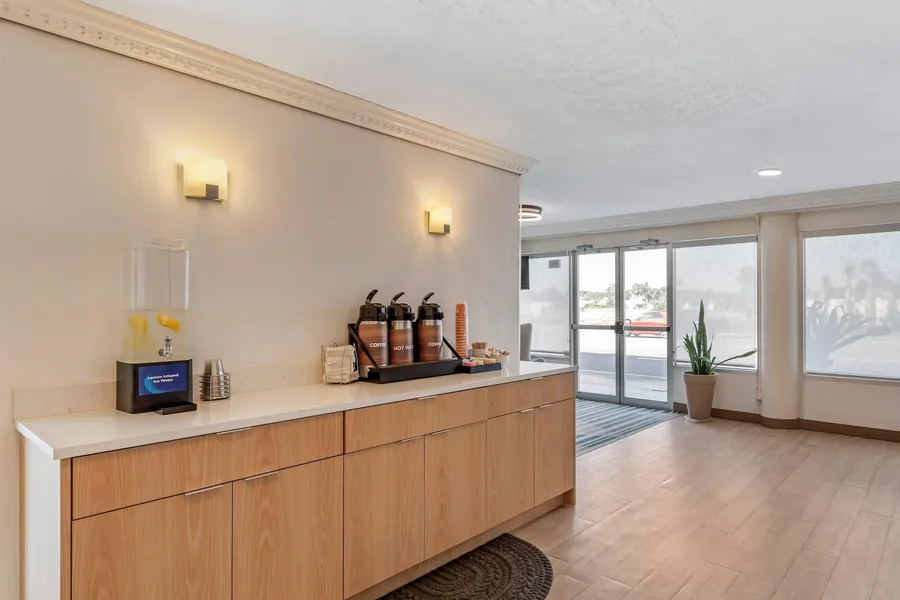 Comfort Inn & Suites Ormond Beach Oceanfront hotel detail image 2