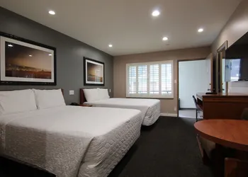 Dunes Inn - Wilshire hotel thumbnail 8