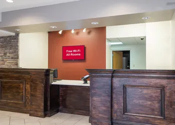 Red Roof Inn & Suites Biloxi - Ocean Springs hotel thumbnail 2