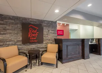 Red Roof Inn & Suites Biloxi - Ocean Springs hotel thumbnail 3
