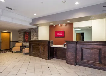 Red Roof Inn & Suites Biloxi - Ocean Springs hotel thumbnail 4