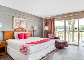 OYO Hotel Mustang Silverspring FL hotel thumbnail 5