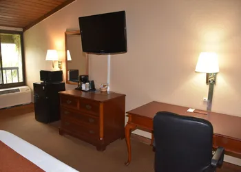Ontario Airport Inn hotel thumbnail 6