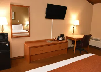 Ontario Airport Inn hotel thumbnail 8