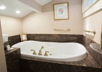 Albemarle Inn hotel thumbnail 6
