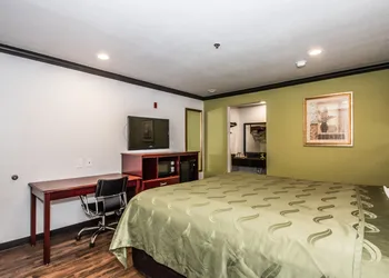 Americas Best Value Inn Ft. Worth hotel thumbnail 3