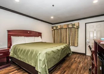 Americas Best Value Inn Ft. Worth hotel thumbnail 4